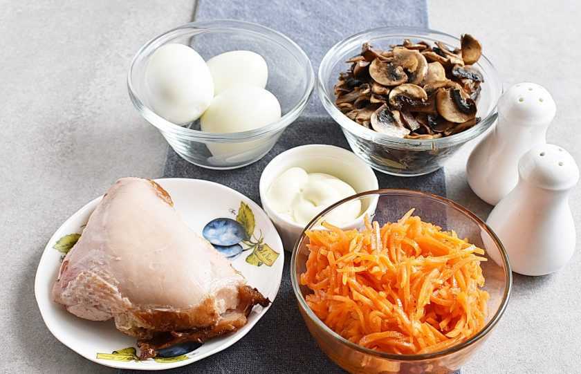 1. Этап. Салат из копченого окорочка: Подготовьте ингредиенты.