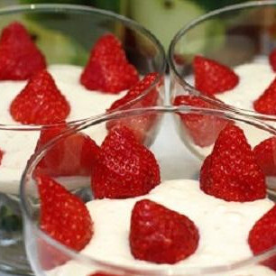 Клубника с творогом