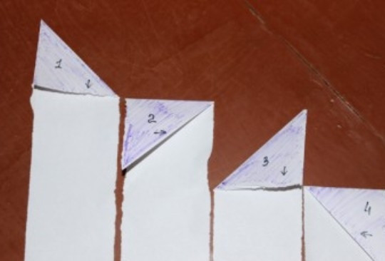 1. Этап. Треугольники из лаваша с сыром: А это схема, как заворачивать лаваш в треугольник. Успехов!