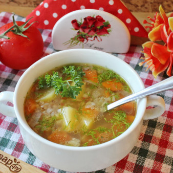 Гречневый суп с помидорами