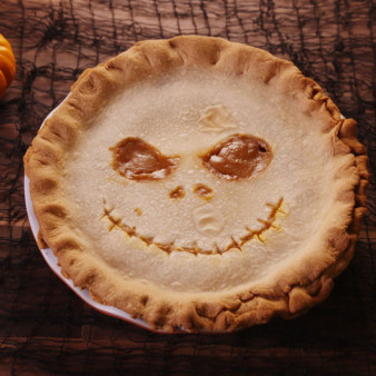 Jack Skellington-Inspired Pumpkin Caramel Pie