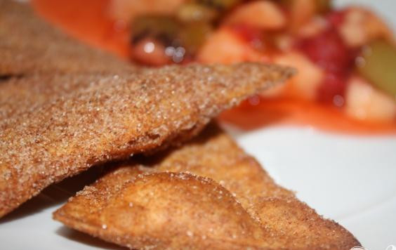 1. Этап. Коричные чипсы: 5. Подавать с любыми фруктовыми салатами и десертами.