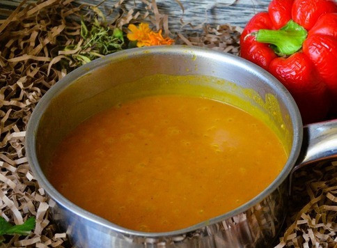 1. Этап. Тыквенный крем-суп с фрикадельками: Пробить блендером до однородности овощи.