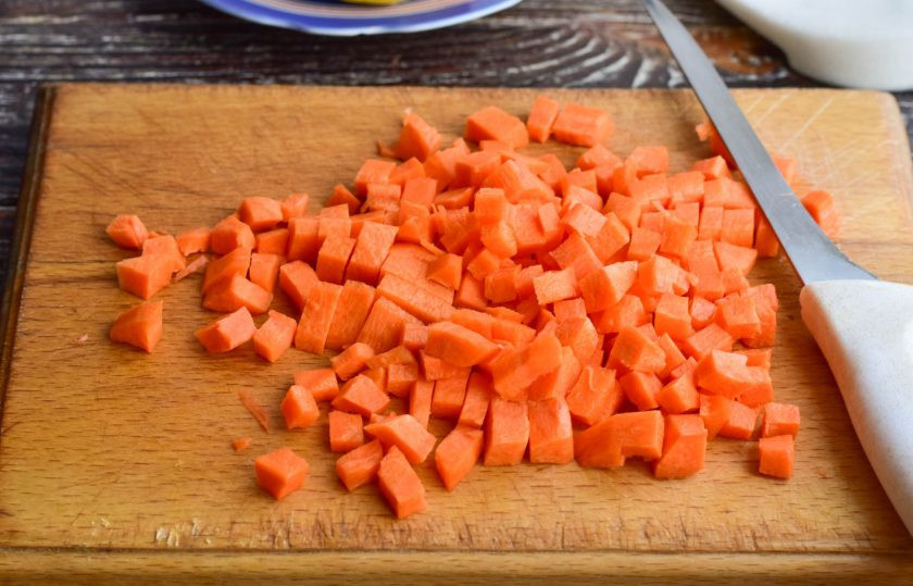 1. Этап. Варенье из моркови и яблок: Аналогично поступите с морковью.