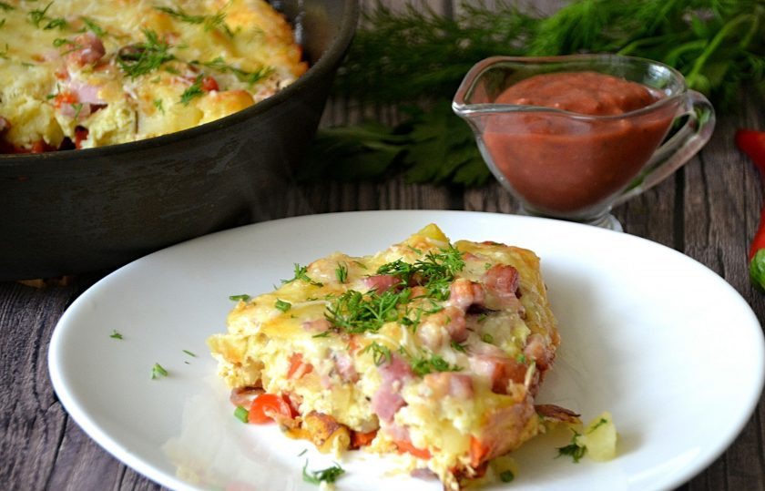 1. Этап. Фриттата по-испански: Подавайте фриттату с овощами, зеленью, соусом. Она хороша как в горячем, так и в холодном виде. Замечательное вкусное и сытное семейное блюдо.