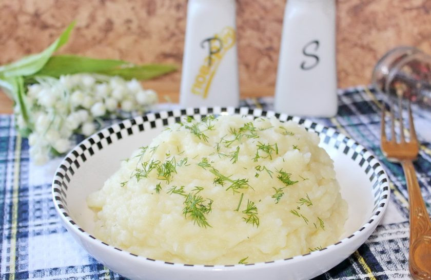 1. Этап. Луковое пюре: Луковое пюре готово. Подавайте на гарнир к мясу, рыбе, птице.