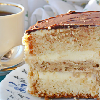 Хрустящий слой в торте