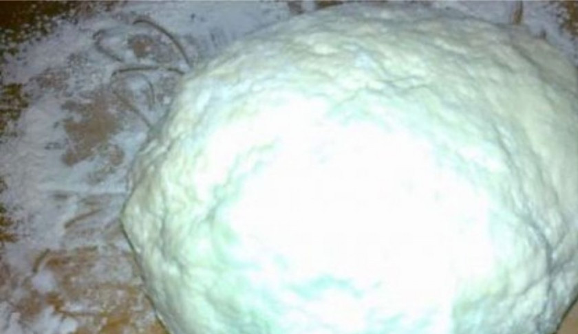 1. Этап. Галушки с начинкой: 2. Тесто необходимо хорошенько вымесить.