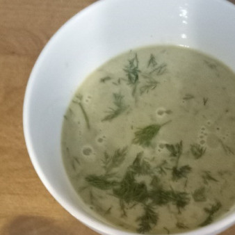 Гаспачо из цуккини и миндаля