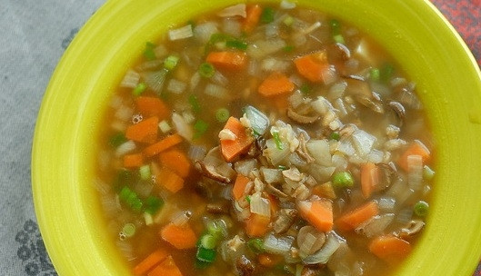 1. Этап. Грибной суп для похудения: Готовый суп получается низкокалорийный, но при этом довольно сытный. Приятного вам аппетита!