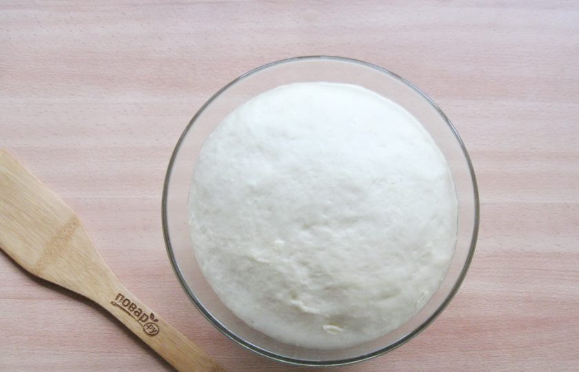 1. Этап. Булочки Как у бабушки: Через час-полтора тесто значительно увеличится в объеме и будет готово к работе.