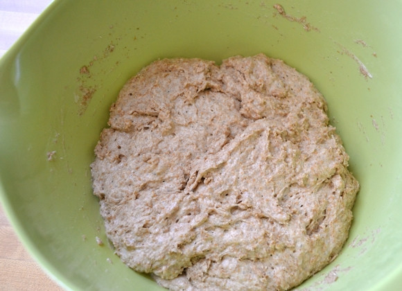 1. Этап. Рулет из хлебного теста с шоколадом: 3. Через 2-3 часа тесто увеличится в 2 раза.