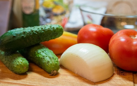 1. Этап. Отбивные в яйце и муке: 6. Подавать такие отбивные можно как холодными, так и горячими, с салатом и гарниром.