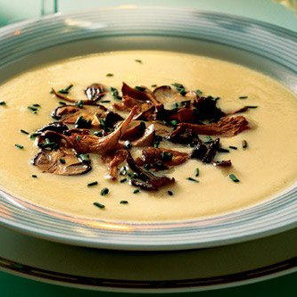 Cream of cauliflower soup with sautéed wild mushrooms