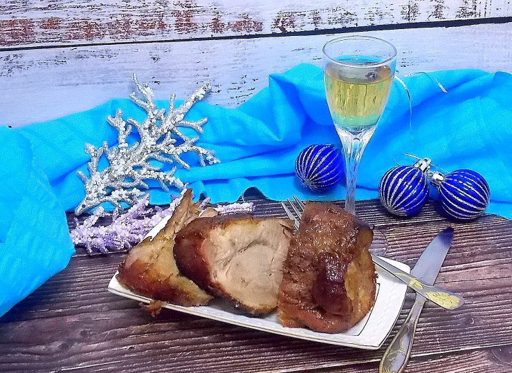 1. Этап. Свинина, запеченная в апельсиновом соусе: Разрежьте и подавайте.