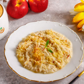 Салат красоты из овсяных хлопьев и яблока