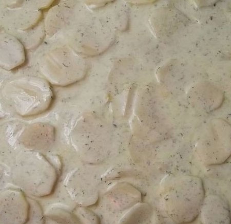 1. Етап. Картопляна запіканка з м'ясом: Отриману суміш вилити на запіканку.