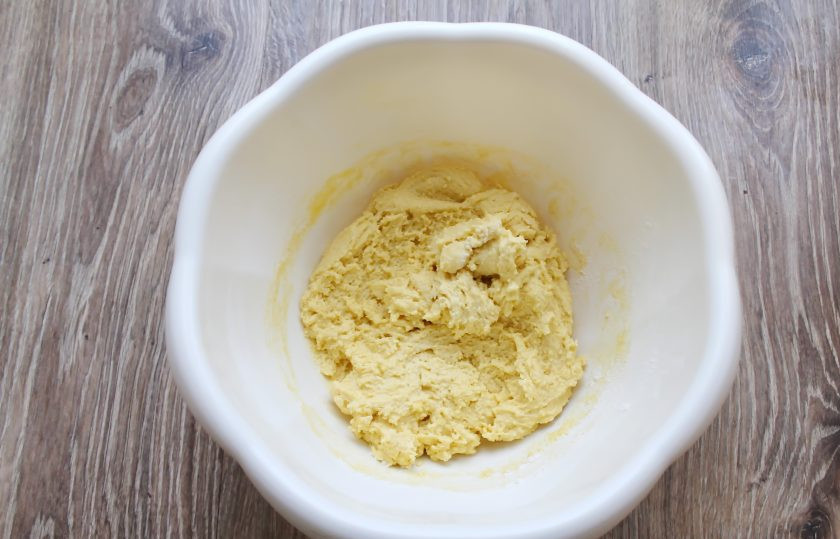 1. Этап. Торт Риго Янчи: Все перемешайте до однородного теста.