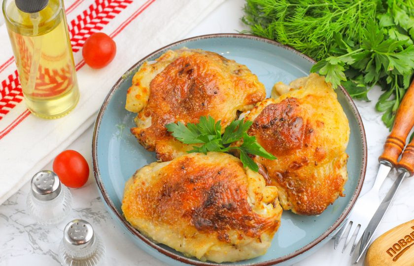 1. Этап. Курица в аэрофритюрнице: Выложите аппетитную курицу из чаши аэрофритюрницы и подайте к столу горячей. Приятного вам аппетита!