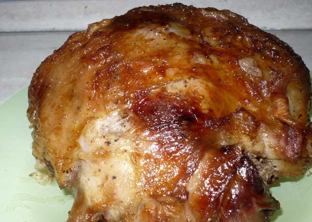 1. Этап. Баранина с черносливом: А через какое-то время уже и баранина приготовится, нам остается только аккуратно разрезать рукав и извлечь из него мясо.