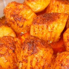 1. Этап. Запеченный картофель в соусе: Запеченный картофель в медово - горчичном соусе готов! Приятного аппетита!