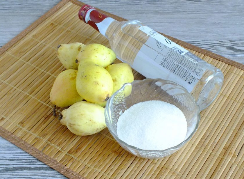 1. Этап. Грушевый ликёр в домашних условиях: Подготовьте необходимые ингредиенты.