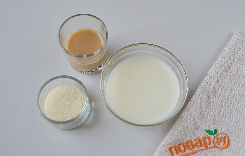 1. Этап. Торт 3 шоколада: 13. Желатин замочите в молоке, добавьте ликер, прогрейте на водяной бане (смотрите инструкцию на упаковке желатина!).