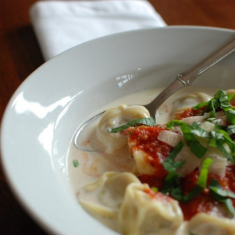 Тортеллини в сливочном соусе