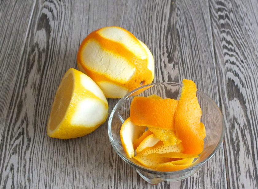 1. Этап. Джем Серенада: С апельсина и лимона снимите цедру.