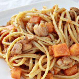 Паста с курицей и сладким картофелем