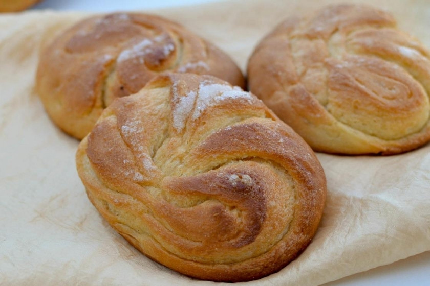 1. Этап. Булочки московские: Посыпаем сахарной пудрой и готово!