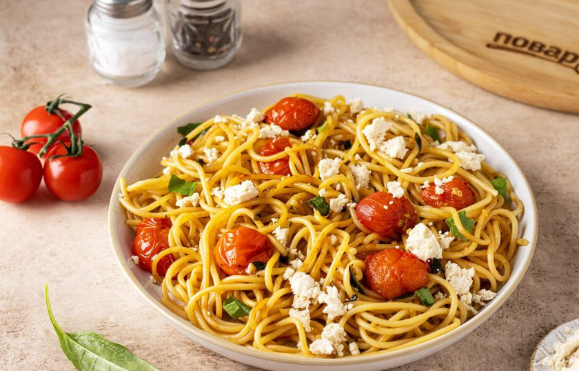 1. Этап. Спагетти с бальзамическим уксусом: Перед подачей посыпьте пасту мягким сыром. Спагетти с бальзамическим уксусом готовы, приятного вам аппетита!