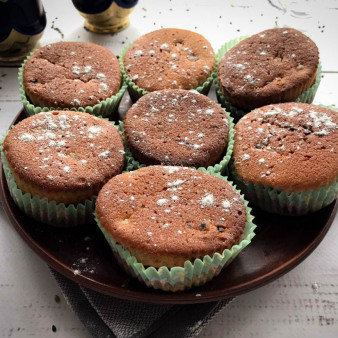 Кексы с красной смородиной