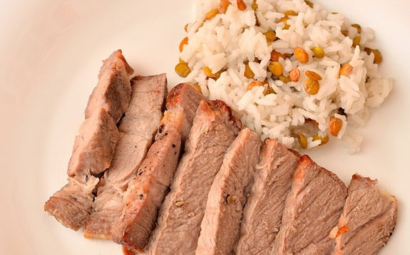 1. Этап. Стейк в винном соусе: 10. Стейк в винном соусе готов! Подавайте с рисом. Приятного аппетита!