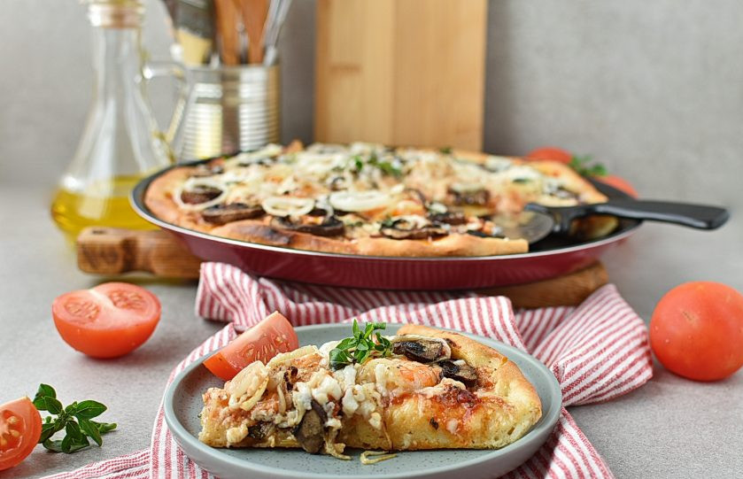 1. Этап. Пицца с креветками и грибами: Приятного аппетита!