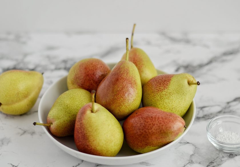 1. Этап. Чипсы из груши: Подготовьте все ингредиенты.