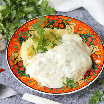 Пикша в сливочном соусе