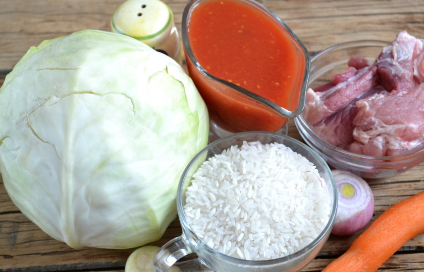 1. Этап. Голубцы, фаршированные мясом и рисом: Подготовьте все необходимые ингредиенты.
