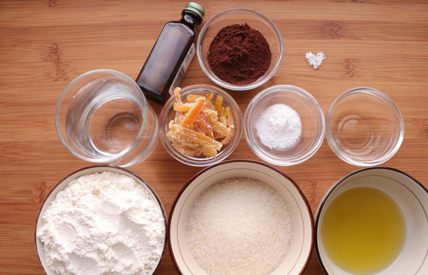 1. Этап. Постный шоколадный пирог: Подготовьте все необходимые ингредиенты.