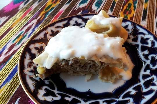 1. Этап. Ханума с мясом в пароварке: 8. Подавайте к столу со сметаной или соусом по вкусу. Приятного аппетита!