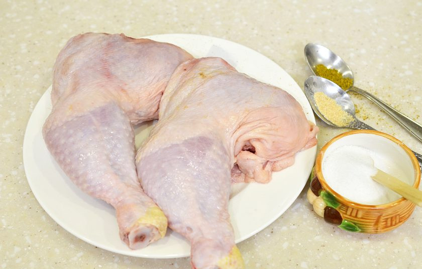 1. Этап. Окорочка в рукаве в духовке: 1. Подготовьте все продукты.