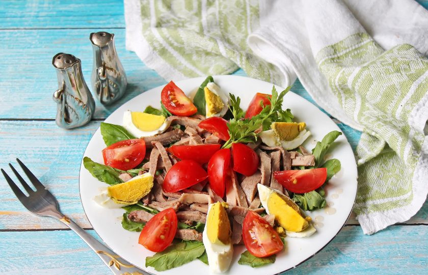 1. Этап. Салат с рукколой и языком: Приятного аппетита!