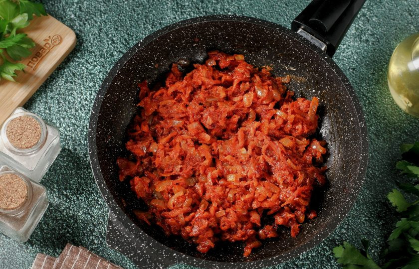 1. Этап. Подлива классическая: Перемешайте.