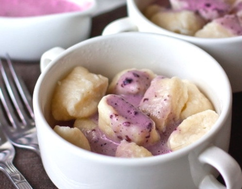 1. Этап. Вкусные ленивые вареники: Варите блюдо 5 минут, а потом сразу подавайте с любимым джемом или сгущёнкой. Приятного аппетита!