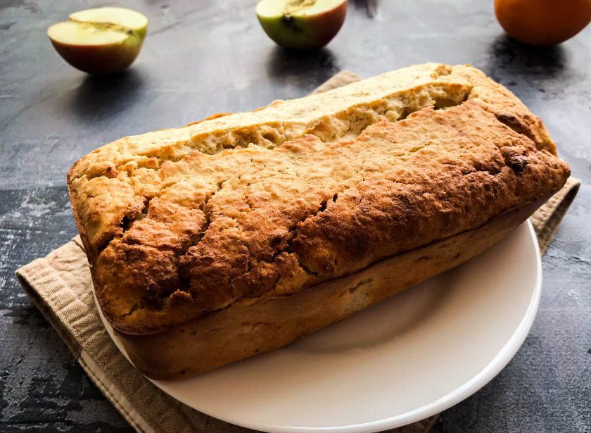 1. Этап. Шарлотка из геркулеса с яблоками: Шарлотка из геркулеса с яблоками готова. Приятного аппетита!