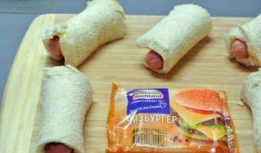 1. Этап. Ленивый хот-дог: Так свернуть все сосиски.