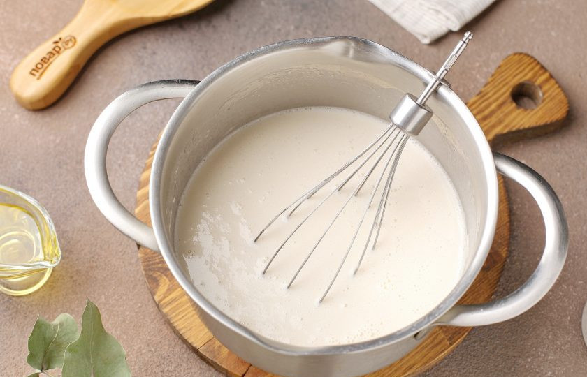 1. Этап. Блинчики на минералке: Снова всё перемешайте. Тесто готово.