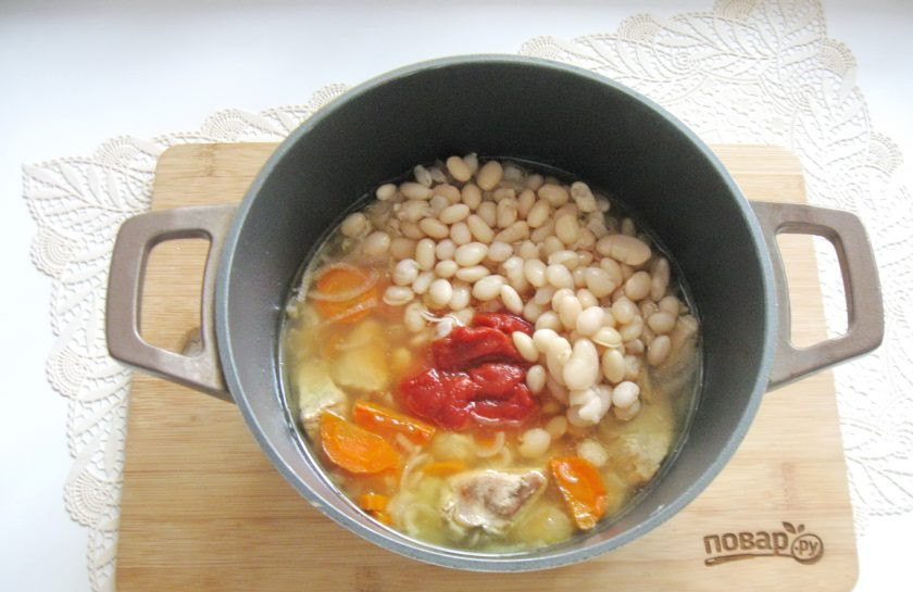 1. Этап. Свинина с фасолью в томатном соусе: И фасоль.