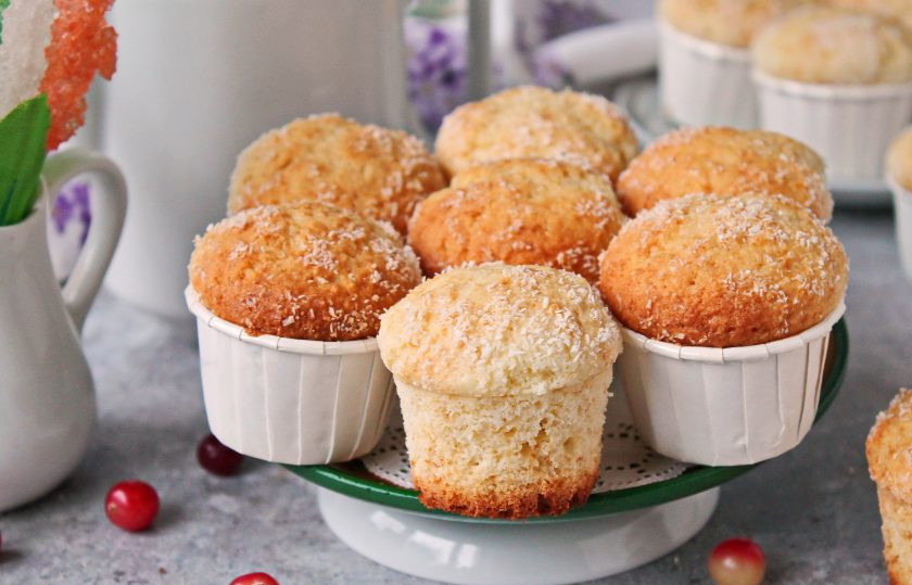 1. Этап. Маффины с кокосовой стружкой: Приятного аппетита!