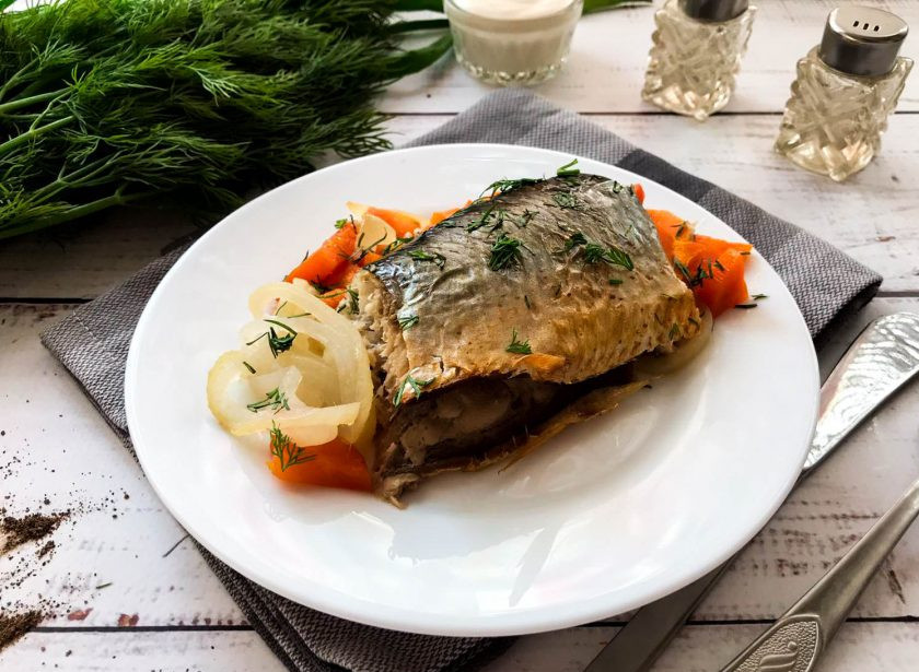 1. Этап. Селедка в духовке в рукаве: Селедка в духовке в рукаве готова. Приятного аппетита!